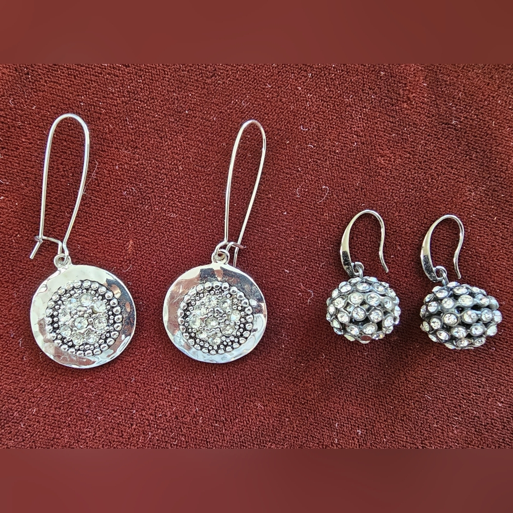 GUC Lot of 2 Silvertone Rhinestone Dangle / Drop Earrings
